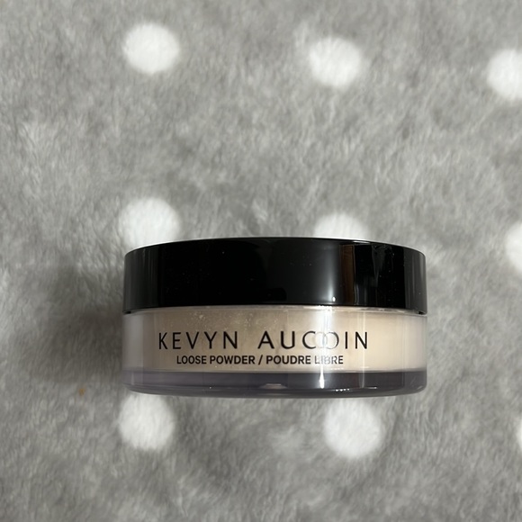Kevyn Aucoin Loose Powder - Picture 7 of 9